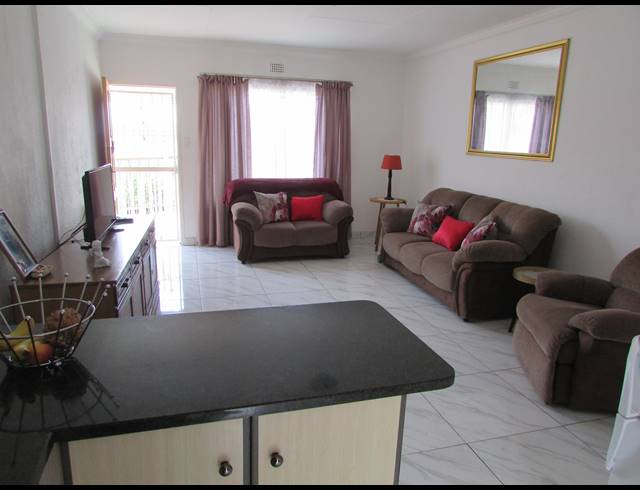 2 BEDROOM TOWNHOUSE FOR SALE IN EIKE PARK